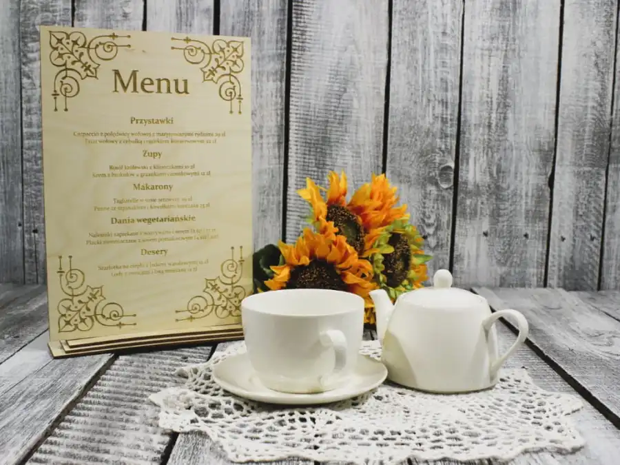 Karta menu drewniana z grawerem — format A4, sklejka