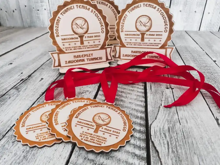Medal drewniany na zamówienie — duży format, ekologiczna sklejka