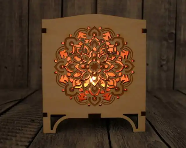 Lampion drewniany z grawerem laserowym — duży, ażurowy